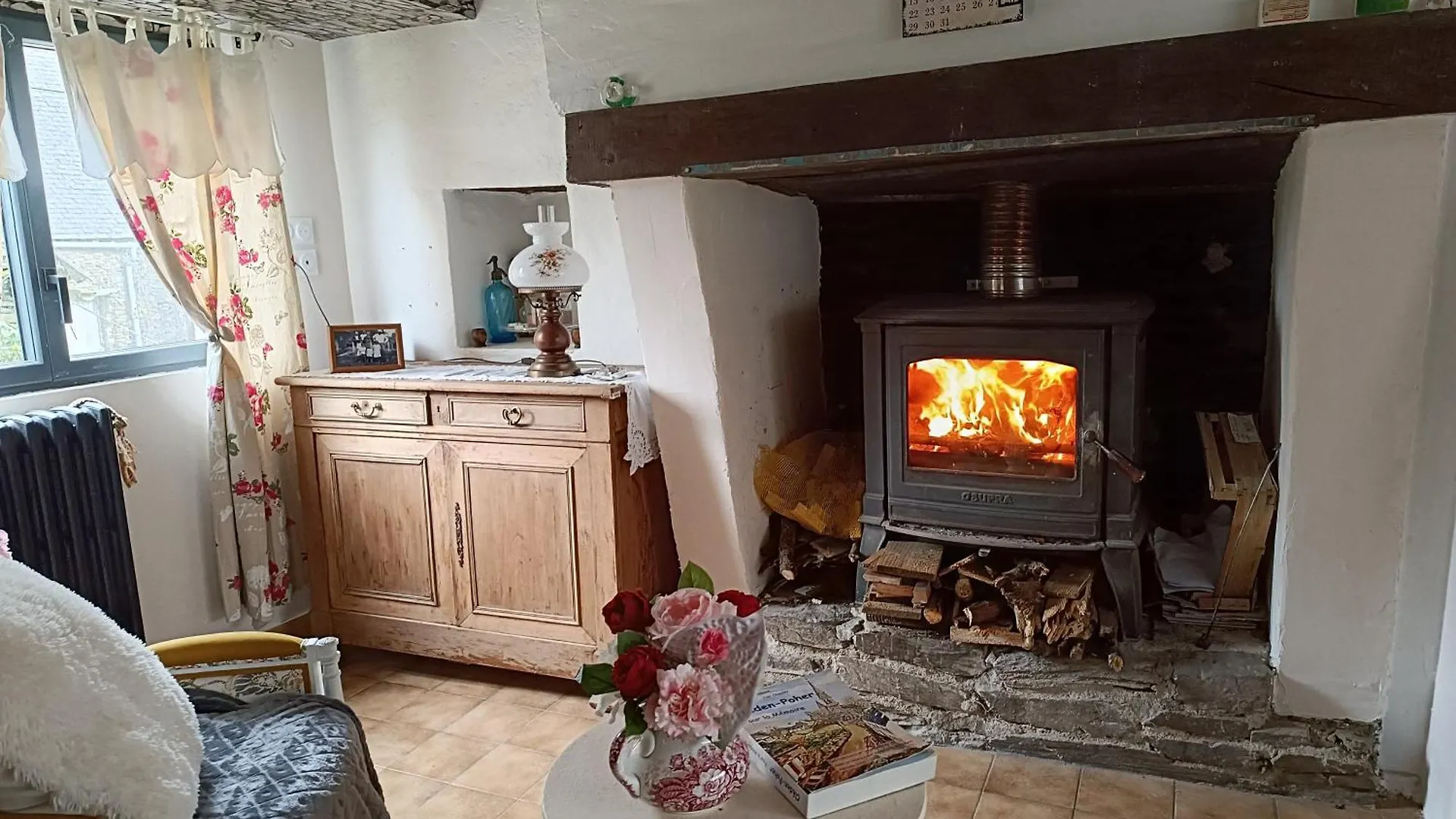 Homestay Ker Cabouss Apartment Cleden-Poher