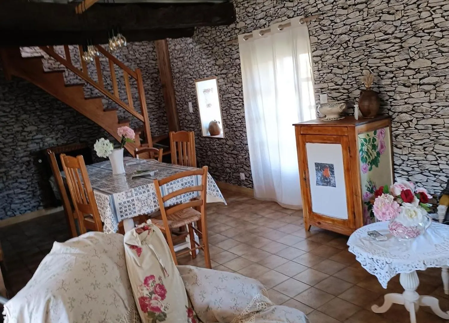 Ker Cabouss Apartment Cleden-Poher Homestay